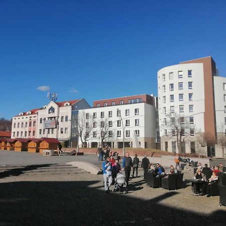 Apartman Viktoria Tuzla Exteriör bild