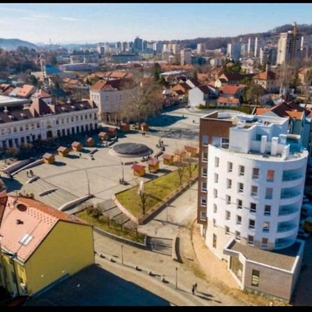 Apartman Viktoria Tuzla Exteriör bild