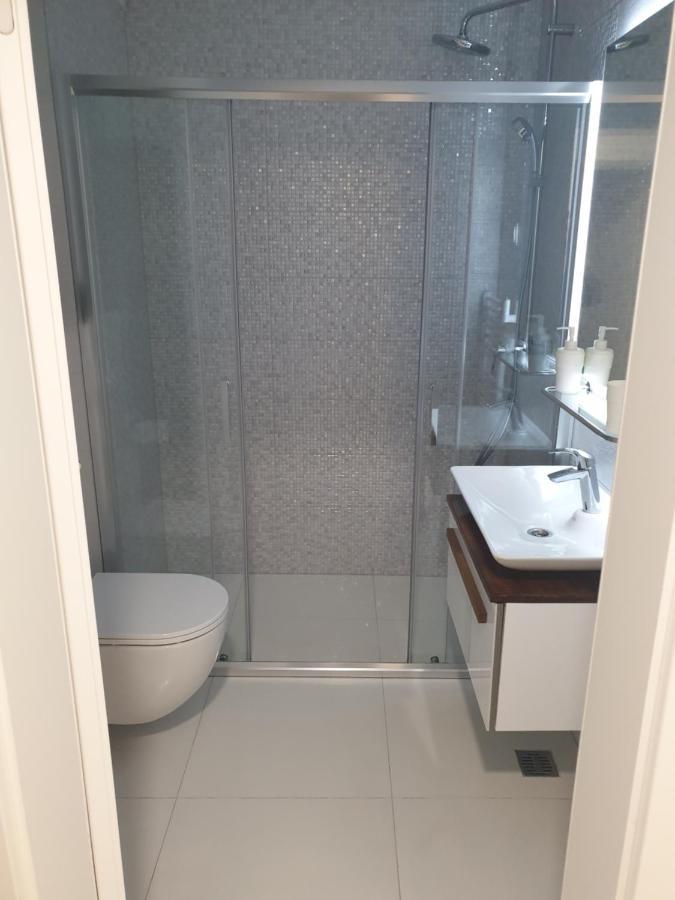 Apartman Viktoria Tuzla Exteriör bild