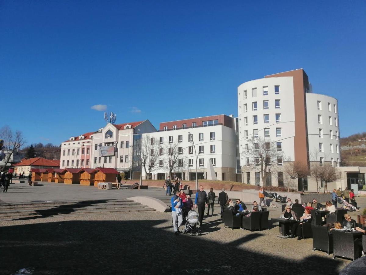 Apartman Viktoria Tuzla Exteriör bild