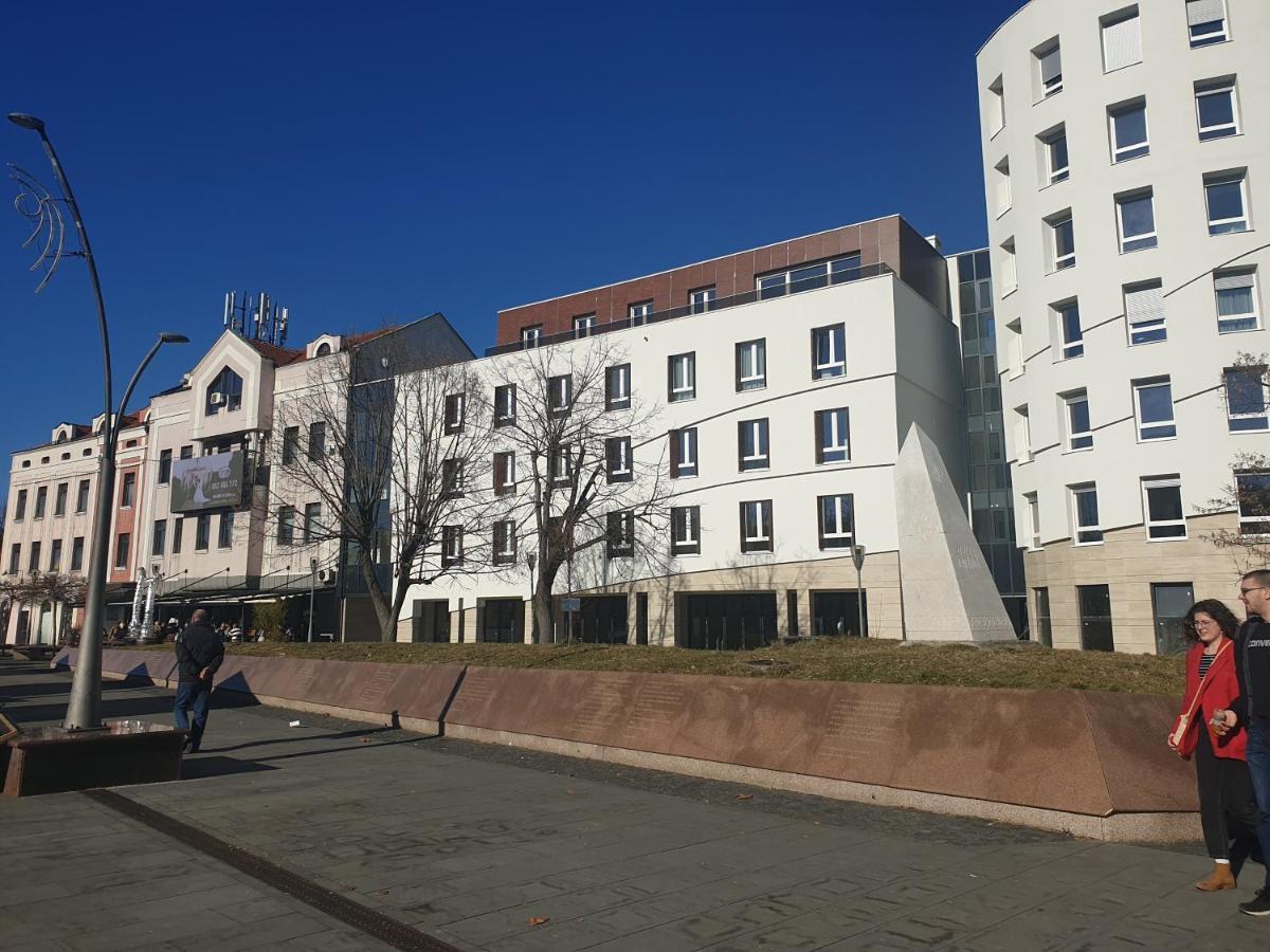 Apartman Viktoria Tuzla Exteriör bild
