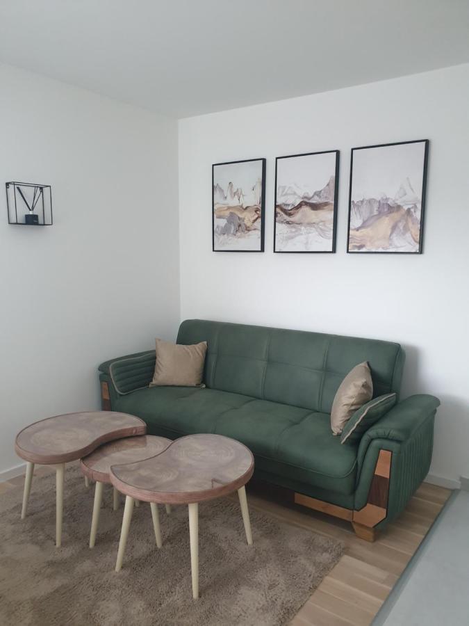 Apartman Viktoria Tuzla Exteriör bild