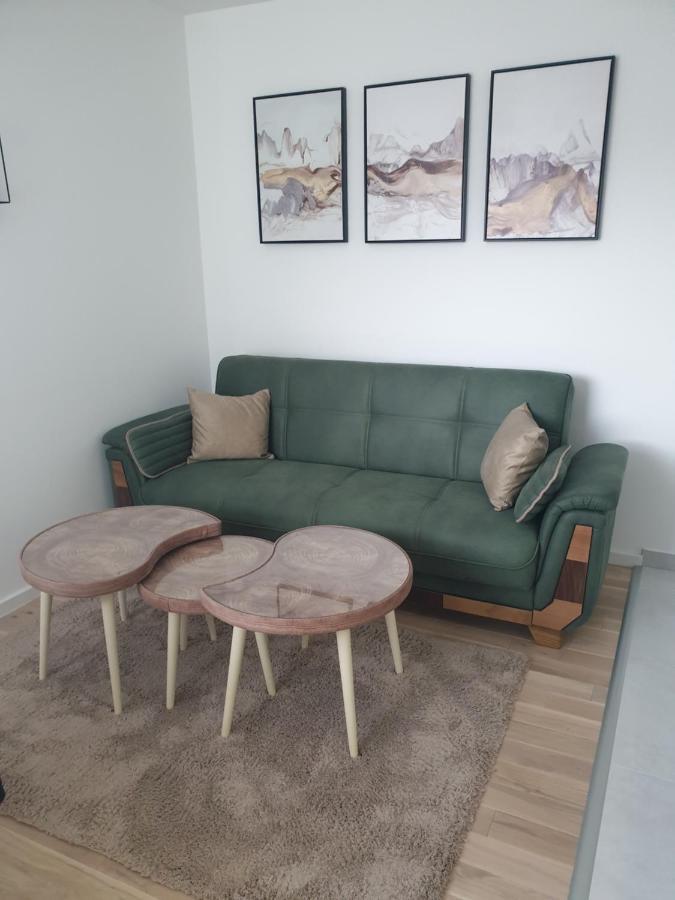 Apartman Viktoria Tuzla Exteriör bild