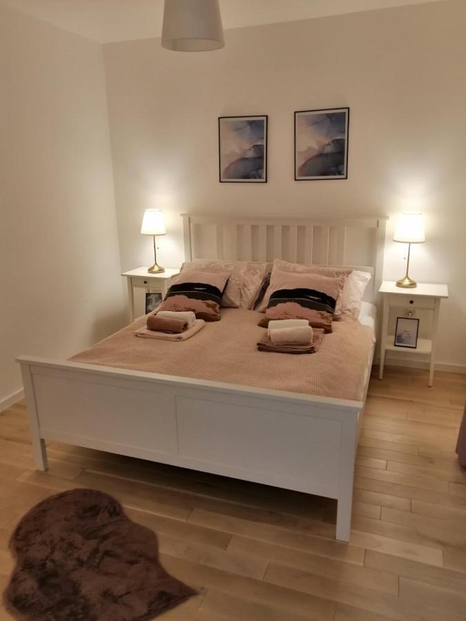 Apartman Viktoria Tuzla Exteriör bild