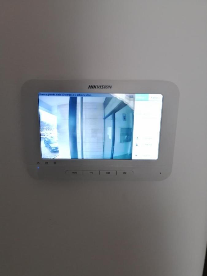 Apartman Viktoria Tuzla Exteriör bild
